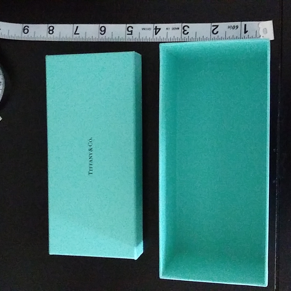 TIFFANY - Picture 2 of 3